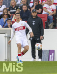 26.04.2026, Fussball 1. Bundesliga 2025/2026, 31.Spieltag, VfB Stuttgart - SV Werder Bremen, in der MHP-Arena Stuttgart, Trainer Sebastian Hoeneß (Stuttgart) beobachtet Bilal El Khannouss (Stuttgart) 
