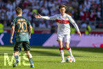 26.04.2026, Fussball 1. Bundesliga 2025/2026, 31.Spieltag, VfB Stuttgart - SV Werder Bremen, in der MHP-Arena Stuttgart, Angelo Stiller (Stuttgart) am Ball 