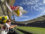 26.04.2026, Fussball 1. Bundesliga 2025/2026, 31.Spieltag, VfB Stuttgart - SV Werder Bremen, in der MHP-Arena Stuttgart, Fahnenschwenker vor Spielbeginn, Übersichtsaufnahme