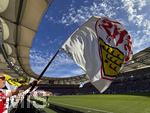 26.04.2026, Fussball 1. Bundesliga 2025/2026, 31.Spieltag, VfB Stuttgart - SV Werder Bremen, in der MHP-Arena Stuttgart, Fahnenschwenker vor Spielbeginn, Übersichtsaufnahme