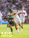 26.04.2026, Fussball 1. Bundesliga 2025/2026, 31.Spieltag, VfB Stuttgart - SV Werder Bremen, in der MHP-Arena Stuttgart, v.li: Maximilian Wöber (Werder Bremen) gegen Dan-Axel Zagadou (Stuttgart) 