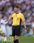 26.04.2026, Fussball 1. Bundesliga 2025/2026, 31.Spieltag, VfB Stuttgart - SV Werder Bremen, in der MHP-Arena Stuttgart, Schiedsrichter Christian Dingert pfeift
