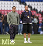 28.04.2026, Fussball UEFA Championsleague 2025/2026: Halbfinale Hinspiel,  Paris St. Germain - FC Bayern München, im Stadion Parc de Princes in Paris (Frankreich). Co-Trainer Aaron Danks (Bayern München)  im Gespräch, v.l. x, Co-Trainer Aaron Danks (Bayern München) 

