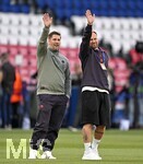 28.04.2026, Fussball UEFA Championsleague 2025/2026: Halbfinale Hinspiel,  Paris St. Germain - FC Bayern München, im Stadion Parc de Princes in Paris (Frankreich). Co-Trainer Aaron Danks (Bayern München)  im Gespräch, v.l. x, Co-Trainer Aaron Danks (Bayern München) 

