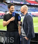 28.04.2026, Fussball UEFA Championsleague 2025/2026: Halbfinale Hinspiel,  Paris St. Germain - FC Bayern München, im Stadion Parc de Princes in Paris (Frankreich). Mats Mummels (li) und Benedikt Höwedes (re, beide Deutschland) 
  

