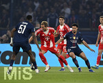 28.04.2026, Fussball UEFA Championsleague 2025/2026: Halbfinale Hinspiel,  Paris St. Germain - FC Bayern München, im Stadion Parc de Princes in Paris (Frankreich). v.l. Willian Pacho (FC Paris Saint-Germain) , Harry Kane (FC Bayern München) und Warren Zaire-Emery (FC Paris Saint-Germain) 
  

