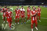 28.04.2026, Fussball UEFA Championsleague 2025/2026: Halbfinale Hinspiel,  Paris St. Germain - FC Bayern München, im Stadion Parc de Princes in Paris (Frankreich). Die Bayern Spieler nach dem Spiel v.l. , Torwart Sven Ulreich (FC Bayern München), Jonathan Tah (FC Bayern München), Joshua Kimmich (FC Bayern München), Torwart Manuel Neuer (FC Bayern München), Konrad Laimer (FC Bayern München), Min-jae Kim (Bayern München, Minjae Kim), Aleksandar Pavlovic (FC Bayern München), Luis Diaz (FC Bayern München), Michael Olise (FC Bayern München), Jamal Musiala (Bayern München), Harry Kane (FC Bayern München), Alphonso Davies (FC Bayern München) und Leon Goretzka (FC Bayern München) 

