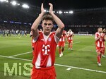 28.04.2026, Fussball UEFA Championsleague 2025/2026: Halbfinale Hinspiel,  Paris St. Germain - FC Bayern München, im Stadion Parc de Princes in Paris (Frankreich). Joshua Kimmich (FC Bayern München) klatscht nach dem Spiel.
  

