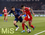 28.04.2026, Fussball UEFA Championsleague 2025/2026: Halbfinale Hinspiel,  Paris St. Germain - FC Bayern München, im Stadion Parc de Princes in Paris (Frankreich). v.li: Achraf Hakimi (FC Paris Saint-Germain) gegen Luis Diaz (FC Bayern München) 
  
