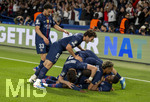 28.04.2026, Fussball UEFA Championsleague 2025/2026: Halbfinale Hinspiel,  Paris St. Germain - FC Bayern München, im Stadion Parc de Princes in Paris (Frankreich). Torjubel, Ousmane Dembele (am Boden, FC Paris Saint-Germain), Desire Doue (FC Paris Saint-Germain)  Joao Neves (FC Paris Saint-Germain), Khvicha Kvaratskhelia (FC Paris Saint-Germain), Warren Zaire-Emery (FC Paris Saint-Germain), 
  
