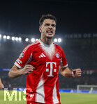 28.04.2026, Fussball UEFA Championsleague 2025/2026: Halbfinale Hinspiel,  Paris St. Germain - FC Bayern München, im Stadion Parc de Princes in Paris (Frankreich). Aleksandar Pavlovic (Bayern München)  jubelt 
  
