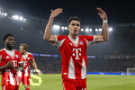 28.04.2026, Fussball UEFA Championsleague 2025/2026: Halbfinale Hinspiel,  Paris St. Germain - FC Bayern München, im Stadion Parc de Princes in Paris (Frankreich). Aleksandar Pavlovic (Bayern München)  jubelt 
  
