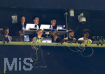 28.04.2026, Fussball UEFA Championsleague 2025/2026: Halbfinale Hinspiel,  Paris St. Germain - FC Bayern München, im Stadion Parc de Princes in Paris (Frankreich). mitte: Trainer Vincent Kompany (FC Bayern München) auf der Pressetribüne zum Zuschauen verdammt 
  
