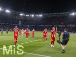 28.04.2026, Fussball UEFA Championsleague 2025/2026: Halbfinale Hinspiel,  Paris St. Germain - FC Bayern München, im Stadion Parc de Princes in Paris (Frankreich). Nach dem Schlusspfiff gehen die Bayern in die Fankurve, Joshua Kimmich (FC Bayern München), Jonathan Tah (FC Bayern München), Konrad Laimer (FC Bayern München), Harry Kane (FC Bayern München) 