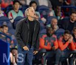 28.04.2026, Fussball UEFA Championsleague 2025/2026: Halbfinale Hinspiel,  Paris St. Germain - FC Bayern München, im Stadion Parc de Princes in Paris (Frankreich). Trainer Luis Enrique (FC Paris Saint-Germain) an der Seitenlinie.