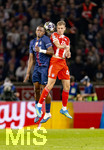 28.04.2026, Fussball UEFA Championsleague 2025/2026: Halbfinale Hinspiel,  Paris St. Germain - FC Bayern München, im Stadion Parc de Princes in Paris (Frankreich). v.li: Willian Pacho (FC Paris Saint-Germain) gegen Josip Stanisic (Bayern München) 