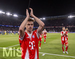 28.04.2026, Fussball UEFA Championsleague 2025/2026: Halbfinale Hinspiel,  Paris St. Germain - FC Bayern München, im Stadion Parc de Princes in Paris (Frankreich). Nach dem Schlusspfiff gehen die Bayern in die Fankurve, Joshua Kimmich (FC Bayern München)  