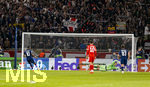28.04.2026, Fussball UEFA Championsleague 2025/2026: Halbfinale Hinspiel,  Paris St. Germain - FC Bayern München, im Stadion Parc de Princes in Paris (Frankreich). Torschuss per Elfmeter zum 3:2 von Ousmane Dembele (FC Paris Saint-Germain) gegen Torwart Manuel Neuer (FC Bayern München) 