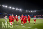 28.04.2026, Fussball UEFA Championsleague 2025/2026: Halbfinale Hinspiel,  Paris St. Germain - FC Bayern München, im Stadion Parc de Princes in Paris (Frankreich). Nach dem Schlusspfiff trotten die Bayern vom Platz, Konrad Laimer (FC Bayern München), Aleksandar Pavlovic (Bayern München) , Harry Kane (FC Bayern München), Leon Goretzka (FC Bayern München) 