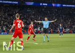 28.04.2026, Fussball UEFA Championsleague 2025/2026: Halbfinale Hinspiel,  Paris St. Germain - FC Bayern München, im Stadion Parc de Princes in Paris (Frankreich). Schiedsrichter Sandro Schärer (re, SUI), Joshua Kimmich (FC Bayern München), Jamal Musiala (Bayern München) 