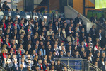 28.04.2026, Fussball UEFA Championsleague 2025/2026: Halbfinale Hinspiel,  Paris St. Germain - FC Bayern München, im Stadion Parc de Princes in Paris (Frankreich). Ehrentribüne, Präsident Nasser Al-Khelaifi (Paris St. Germain, Qatar Sports Investments, QSI),  Nicolas Sarkozy (Frankreich, 2 Plätze links neben Nasser Al-Khelaifi), Präsident Herbert Hainer (FC Bayern), Vorstandsvorsitzender Jan-Christian Dreesen (FC Bayern München), Cesar Laurent de Rummel und Dorian Lauduique (House-Duo OFENBACH), 