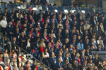 28.04.2026, Fussball UEFA Championsleague 2025/2026: Halbfinale Hinspiel,  Paris St. Germain - FC Bayern München, im Stadion Parc de Princes in Paris (Frankreich). Ehrentribüne, Präsident Nasser Al-Khelaifi (Paris St. Germain, Qatar Sports Investments, QSI),  Nicolas Sarkozy (Frankreich, 2 Plätze links neben Nasser Al-Khelaifi), Giovane Elber, Cesar Laurent de Rummel und Dorian Lauduique (House-Duo OFENBACH), 
