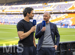 28.04.2026, Fussball UEFA Championsleague 2025/2026: Halbfinale Hinspiel,  Paris St. Germain - FC Bayern München, im Stadion Parc de Princes in Paris (Frankreich). v.li: Mats Hummels und Benedikt Höwedes als Prime Experten am Spielfeldrand 