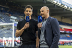 28.04.2026, Fussball UEFA Championsleague 2025/2026: Halbfinale Hinspiel,  Paris St. Germain - FC Bayern München, im Stadion Parc de Princes in Paris (Frankreich). v.li: Mats Hummels und Benedikt Höwedes als Prime Experten am Spielfeldrand 