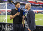 28.04.2026, Fussball UEFA Championsleague 2025/2026: Halbfinale Hinspiel,  Paris St. Germain - FC Bayern München, im Stadion Parc de Princes in Paris (Frankreich). v.li: Mats Hummels und Benedikt Höwedes als Prime Experten am Spielfeldrand 