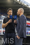 28.04.2026, Fussball UEFA Championsleague 2025/2026: Halbfinale Hinspiel,  Paris St. Germain - FC Bayern München, im Stadion Parc de Princes in Paris (Frankreich). v.li: Mats Hummels und Benedikt Höwedes als Prime Experten am Spielfeldrand 