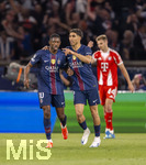 28.04.2026, Fussball UEFA Championsleague 2025/2026: Halbfinale Hinspiel,  Paris St. Germain - FC Bayern München, im Stadion Parc de Princes in Paris (Frankreich). v.li: Ousmane Dembele (FC Paris Saint-Germain) und Achraf Hakimi (FC Paris Saint-Germain) 