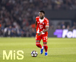 28.04.2026, Fussball UEFA Championsleague 2025/2026: Halbfinale Hinspiel,  Paris St. Germain - FC Bayern München, im Stadion Parc de Princes in Paris (Frankreich). Alphonso Davies (FC Bayern München) am Ball 