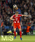 28.04.2026, Fussball UEFA Championsleague 2025/2026: Halbfinale Hinspiel,  Paris St. Germain - FC Bayern München, im Stadion Parc de Princes in Paris (Frankreich). Joshua Kimmich (FC Bayern München) gegen Senny Mayulu (FC Paris Saint-Germain) 