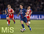 28.04.2026, Fussball UEFA Championsleague 2025/2026: Halbfinale Hinspiel,  Paris St. Germain - FC Bayern München, im Stadion Parc de Princes in Paris (Frankreich). Vitinha (FC Paris Saint-Germain) am Ball 