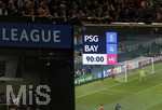 28.04.2026, Fussball UEFA Championsleague 2025/2026: Halbfinale Hinspiel,  Paris St. Germain - FC Bayern München, im Stadion Parc de Princes in Paris (Frankreich).  Auf dem Bildschirm der Spielstand nach 90 Minuten