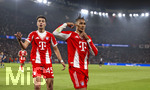 28.04.2026, Fussball UEFA Championsleague 2025/2026: Halbfinale Hinspiel,  Paris St. Germain - FC Bayern München, im Stadion Parc de Princes in Paris (Frankreich). Torjubel Michael Olise (re, FC Bayern München) mit Aleksandar Pavlovic (Bayern München)  