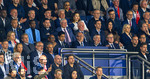 28.04.2026, Fussball UEFA Championsleague 2025/2026: Halbfinale Hinspiel,  Paris St. Germain - FC Bayern München, im Stadion Parc de Princes in Paris (Frankreich). Ehrentribüne, mit Präsident Nasser Al-Khelaifi (Paris St. Germain), Luis Campos (Sportlicher Berater, Paris SG), Präsident Herbert Hainer (FC Bayern), Vorstandsvorsitzender Jan-Christian Dreesen (FC Bayern München), li: Yael Braun Pivet (französische Politikerin (LREM), Nicolas Sarkozy (Ex-Präsident Frankreich)

