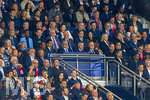 28.04.2026, Fussball UEFA Championsleague 2025/2026: Halbfinale Hinspiel,  Paris St. Germain - FC Bayern München, im Stadion Parc de Princes in Paris (Frankreich). Ehrentribüne, mit Präsident Nasser Al-Khelaifi (Paris St. Germain), Luis Campos (Sportlicher Berater, Paris SG), Präsident Herbert Hainer (FC Bayern), Vorstandsvorsitzender Jan-Christian Dreesen (FC Bayern München), li: Yael Braun Pivet (französische Politikerin (LREM), Nicolas Sarkozy (Ex-Präsident Frankreich)
