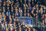 28.04.2026, Fussball UEFA Championsleague 2025/2026: Halbfinale Hinspiel,  Paris St. Germain - FC Bayern München, im Stadion Parc de Princes in Paris (Frankreich). Ehrentribüne, mit Präsident Nasser Al-Khelaifi (Paris St. Germain), Luis Campos (Sportlicher Berater, Paris SG), Präsident Herbert Hainer (FC Bayern), Vorstandsvorsitzender Jan-Christian Dreesen (FC Bayern München), li: Yael Braun Pivet (französische Politikerin (LREM), Nicolas Sarkozy (Ex-Präsident Frankreich)Robert Pires