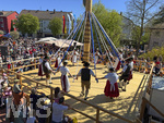 01.05.2026, Bad Wörishofen (Unterallgäu), gelebte Kultur und Brauchtum mit dem Maibaumfest: Das traditionelle Maifest mit Trachtenumzug, Tänzen, Musik und Bewirtung für Bürger und Gäste zieht hunderte Besucher bei sonnigem Frühlingswetter an. Traditionellens Kneippstädter Maifest beim Kunst- und Kulturhaus zum Gugger vom Trachtenverein Alpenblick e.V. Bad Wörishofen. 
 