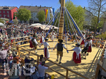 01.05.2026, Bad Wörishofen (Unterallgäu), gelebte Kultur und Brauchtum mit dem Maibaumfest: Das traditionelle Maifest mit Trachtenumzug, Tänzen, Musik und Bewirtung für Bürger und Gäste zieht hunderte Besucher bei sonnigem Frühlingswetter an. Traditionellens Kneippstädter Maifest beim Kunst- und Kulturhaus zum Gugger vom Trachtenverein Alpenblick e.V. Bad Wörishofen. 
 