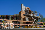 02.05.2026, Bad Wörishofen (Unterallgäu), Baustelle Löwenbräu-Arkaden Bad Wörishofen, der Neubau der Firma Glass aus Mindelheim kommt zügig voran, das Untergeschoss ist schon gut zu erkennen mit dem Rundbau. Neben Wohnungen und Gastronomie und Tiefgaragen entsteht ein Ort der Begegnung im Herzen von Bad Wörishofen.  
