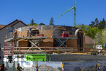 02.05.2026, Bad Wörishofen (Unterallgäu), Baustelle Löwenbräu-Arkaden Bad Wörishofen, der Neubau der Firma Glass aus Mindelheim kommt zügig voran, das Untergeschoss ist schon gut zu erkennen mit dem Rundbau. Neben Wohnungen und Gastronomie und Tiefgaragen entsteht ein Ort der Begegnung im Herzen von Bad Wörishofen.  
