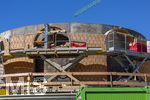 02.05.2026, Bad Wörishofen (Unterallgäu), Baustelle Löwenbräu-Arkaden Bad Wörishofen, der Neubau der Firma Glass aus Mindelheim kommt zügig voran, das Untergeschoss ist schon gut zu erkennen mit dem Rundbau. Neben Wohnungen und Gastronomie und Tiefgaragen entsteht ein Ort der Begegnung im Herzen von Bad Wörishofen.  
