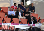 02.05.2026, Fussball Bundesliga 2025/2026, 32.Spieltag, FC Bayern München - 1.FC Heidenheim, in der Allianz-Arena München,   Ehren-Präsident Uli Hoeneß (FC Bayern München, Hoeness) mit Sonnenbrille. Arjen Robben (Bayern München). Vorstandsvorsitzender Jan-Christian Dreesen (FC Bayern München) 


