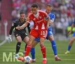 02.05.2026, Fussball Bundesliga 2025/2026, 32.Spieltag, FC Bayern München - 1.FC Heidenheim, in der Allianz-Arena München,   v.l. Torwart Diant Ramaj (1.FC Heidenheim) , Jamal Musiala (Bayern München) und Jonas Föhrenbach (1. FC Heidenheim 1846) im Duell um den Ball.


