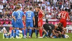 02.05.2026, Fussball Bundesliga 2025/2026, 32.Spieltag, FC Bayern München - 1.FC Heidenheim, in der Allianz-Arena München,   
Am Boden liegen zwei Heidenheimer v.l. Niklas Dorsch (1. FC Heidenheim 1846) und Marvin Pieringer (1. FC Heidenheim 1846) 

