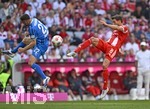 02.05.2026, Fussball Bundesliga 2025/2026, 32.Spieltag, FC Bayern München - 1.FC Heidenheim, in der Allianz-Arena München,   v.l. Arijon Ibrahimovic (1. FC Heidenheim 1846) gegen Leon Goretzka (FC Bayern München) 


