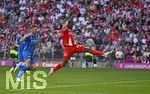 02.05.2026, Fussball Bundesliga 2025/2026, 32.Spieltag, FC Bayern München - 1.FC Heidenheim, in der Allianz-Arena München,   
Nicolas Jackson (FC Bayern München) am Ball.

