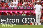 02.05.2026, Fussball Bundesliga 2025/2026, 32.Spieltag, FC Bayern München - 1.FC Heidenheim, in der Allianz-Arena München,   v.l. Bara Sapoko Ndiaye (Bayern München), Josip Stanisic (Bayern München), Jamal Musiala (Bayern München), Aleksandar Pavlovic (FC Bayern München), Torwart Manuel Neuer (FC Bayern München) und Torwart Sven Ulreich (FC Bayern München) 



